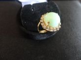 Anel (pedra verde)
